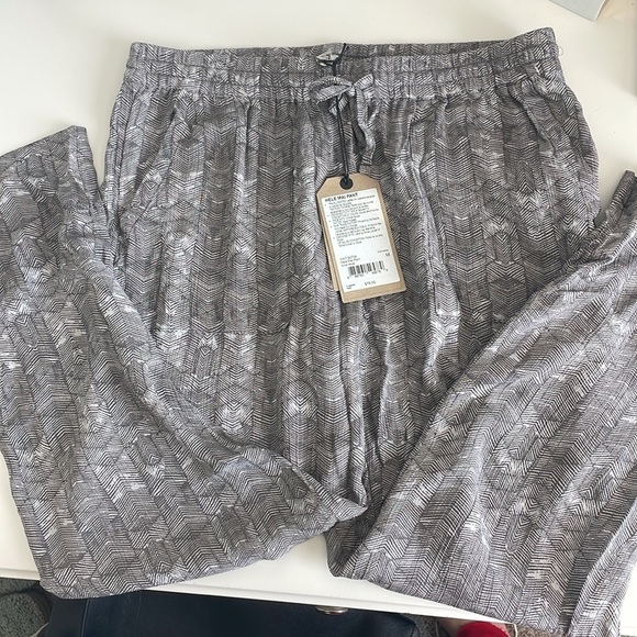 NWT PrAna Women’s Hele Mai Pant Silver Akoa Casual Pants - Size Medium - Picture 6 of 10